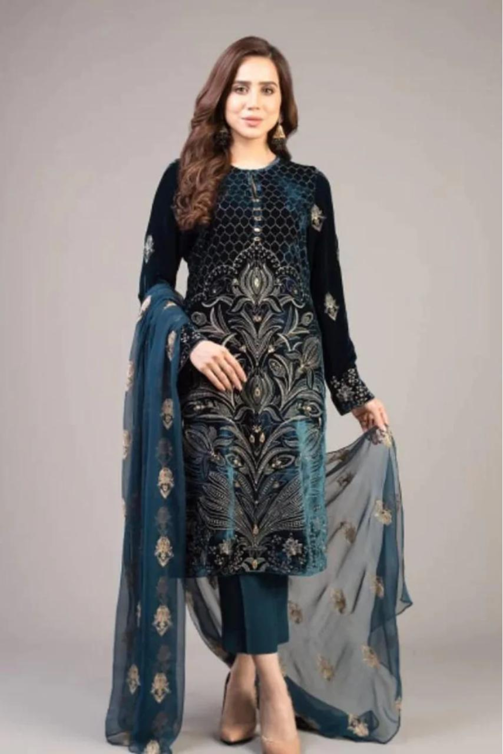 Elegant Dhank Suit with Heavy Neck Embroidery