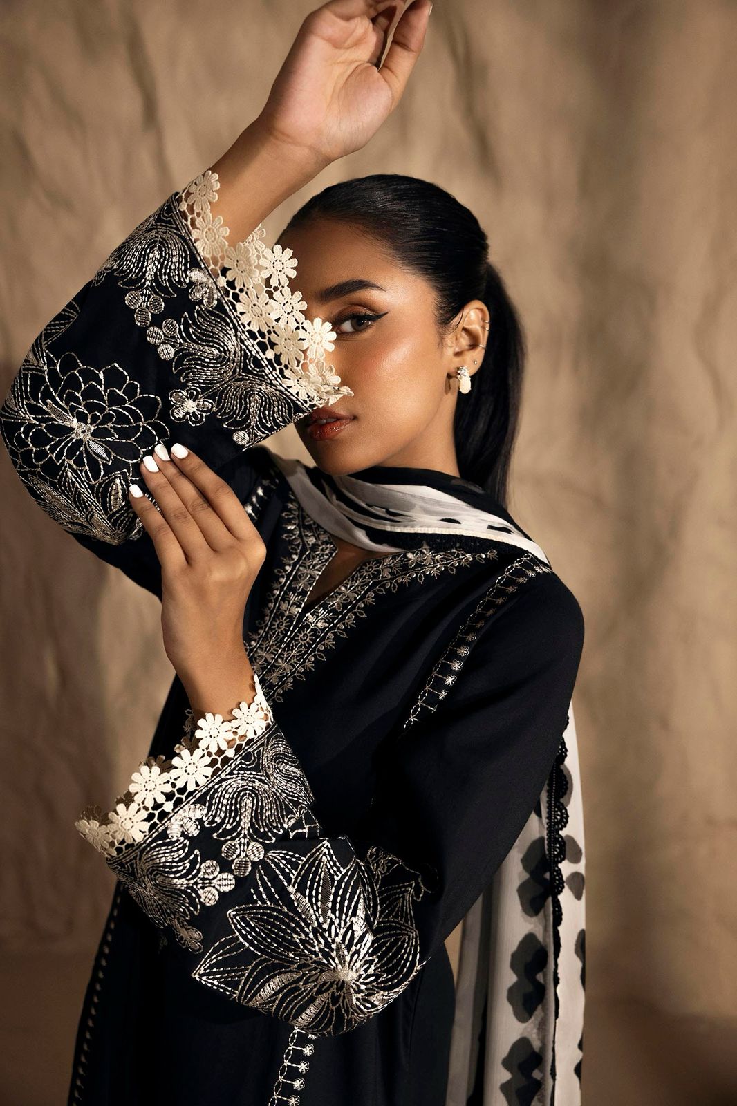 3PC Embroidered IR0036